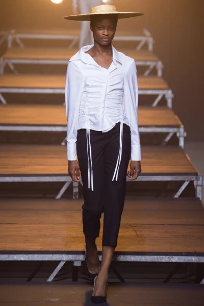 Look 17